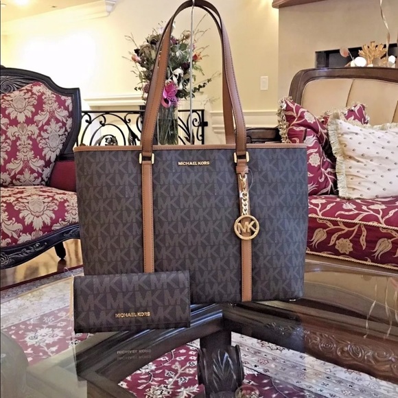 2pcs Michael Kors large Signature sady&wallet - Picture 1 of 8